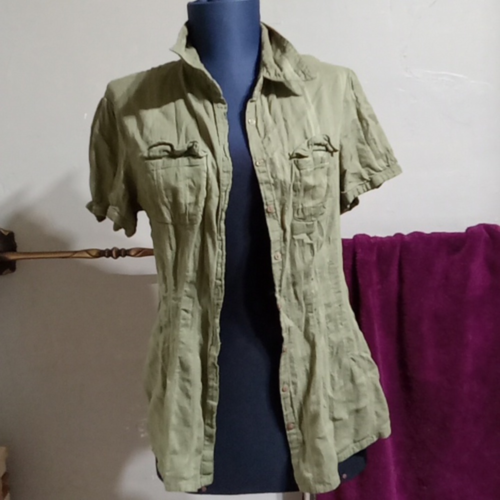 "🩷" Button down short sleeve